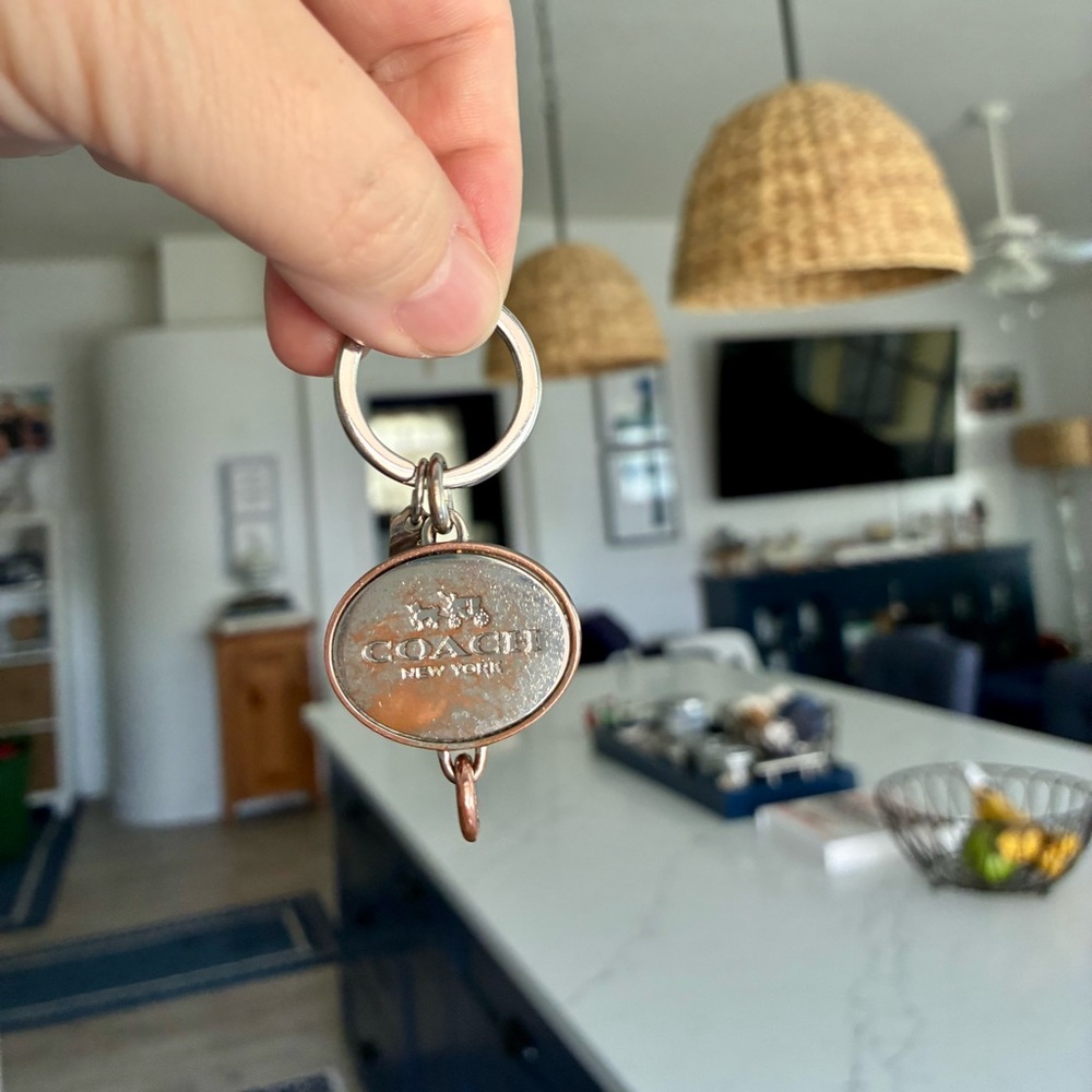 COACH Pre-Owned/Loved Classic Silver Logo Valet Key Chain/Fob, GUC! - Picture 6 of 6